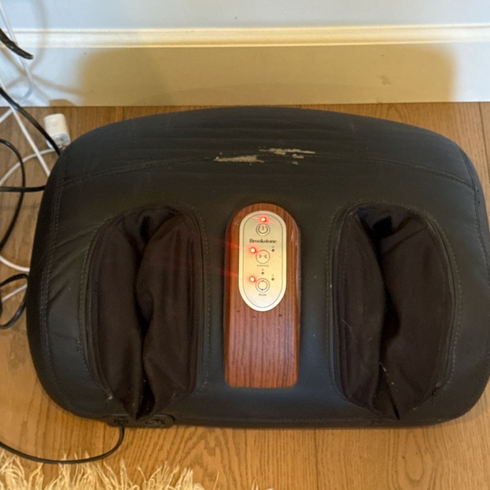 i-need by Brookstone Shiatsu Foot Massager w/ Heat – Works Great